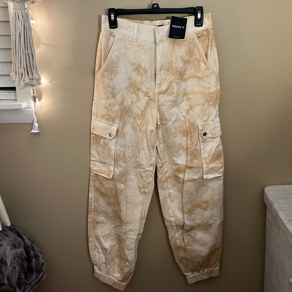 Forever 21 Tie dye cargo pants size M